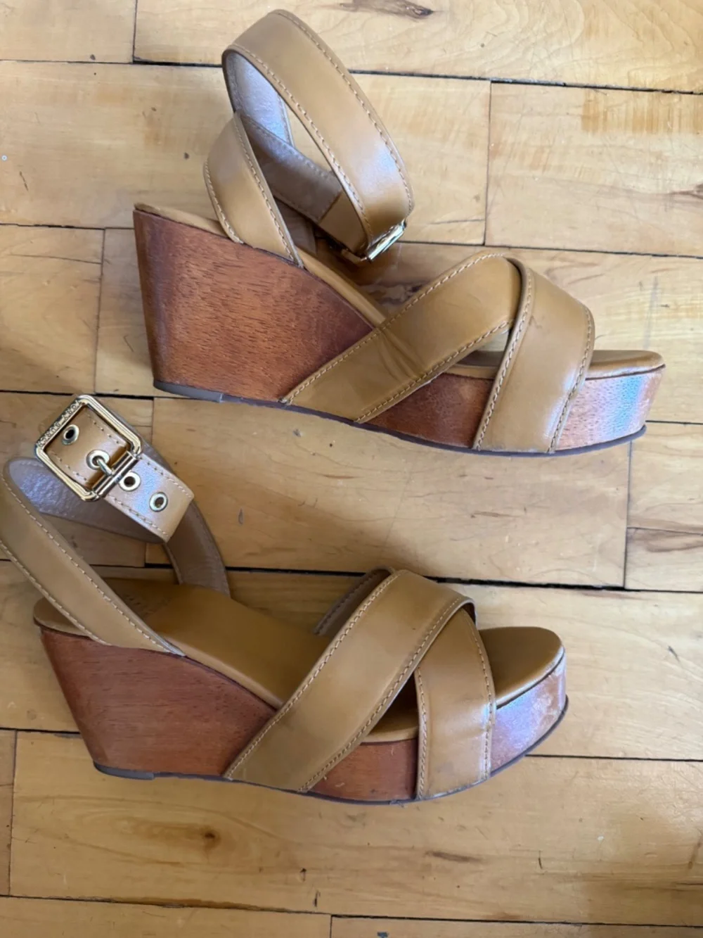 Tory Burch Tan Leather Wood Wedge Sandals s6